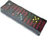JOGO DE DOMINO COLORIDO DE PLÁSTICO NO ESTOJO